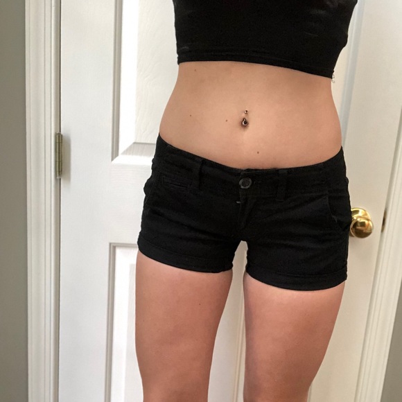 American Eagle Stretch Shorts - Picture 2 of 8